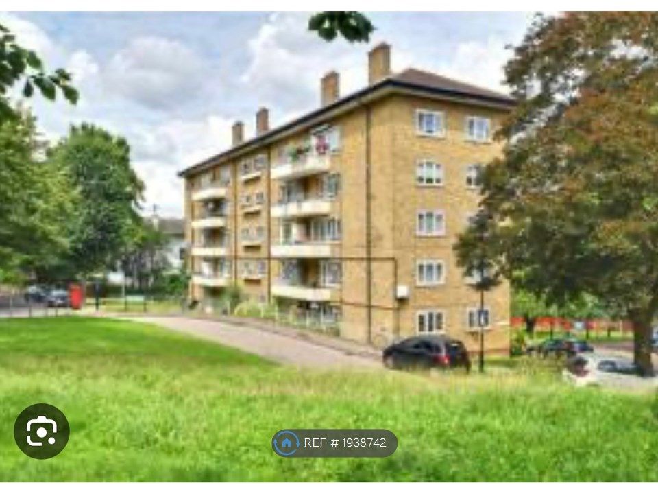 2 bed flat to rent in Blackheath, London SE3, £1,800 pcm