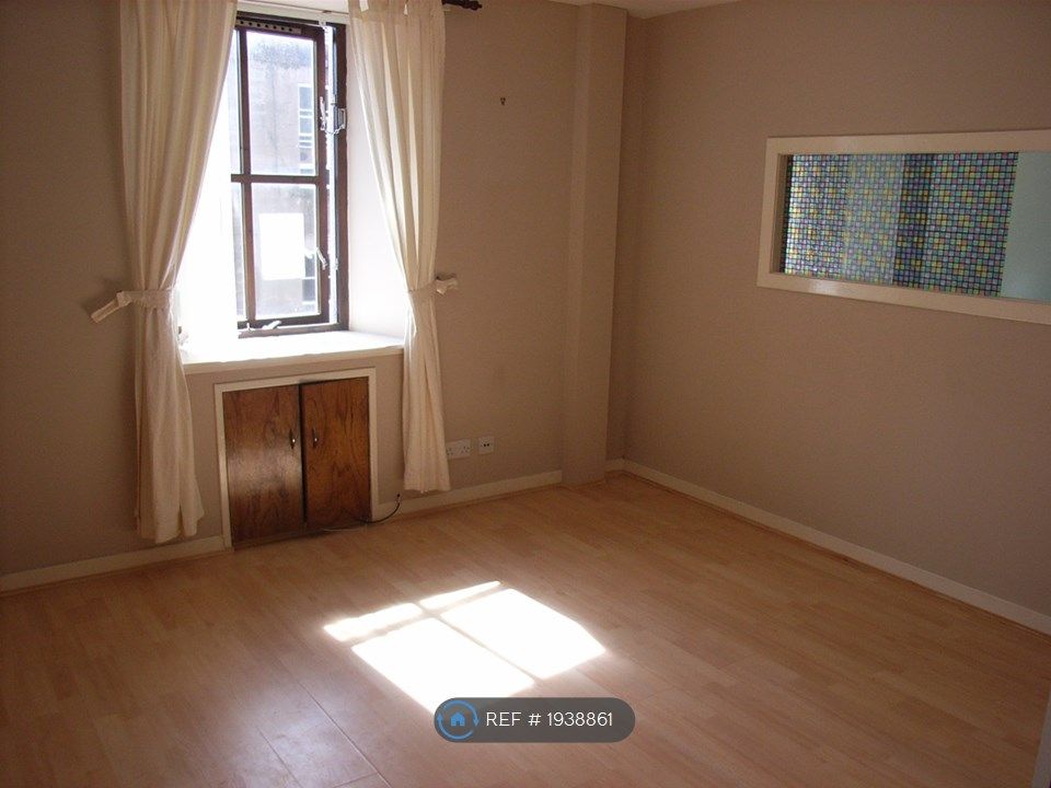 1 bed flat to rent in High Street, Errol, Perth PH2, £495 pcm