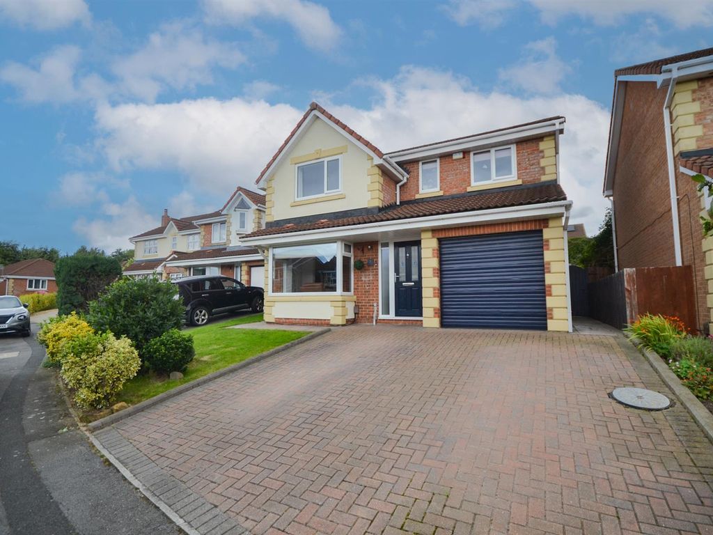 4 bed detached house for sale in Collingwood Chase, Brotton, Saltburn-By-The-Sea TS12, £260,000