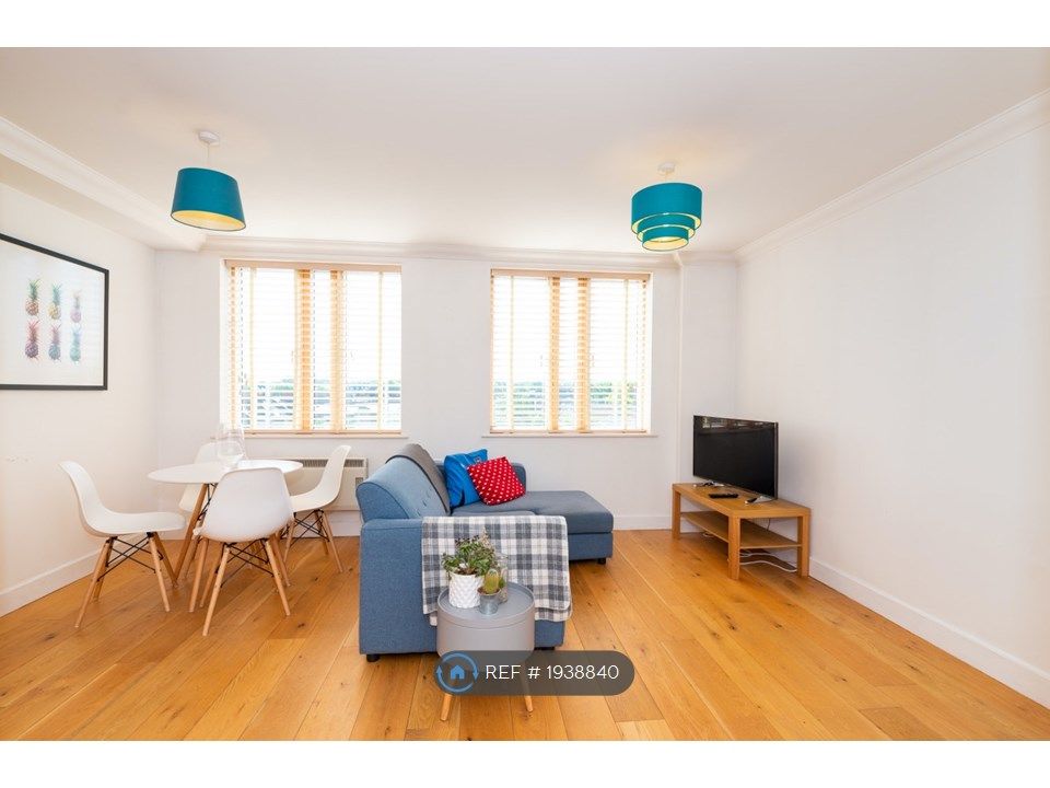 2 bed flat to rent in Maud Chadburn Place, London SW4, £2,400 pcm