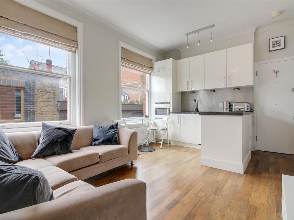 1 bed flat for sale in Perrins Court, Hampstead, London NW3, £485,000