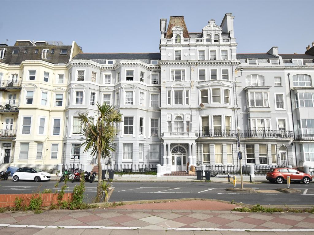 2 bed flat to rent in Eversfield Place, St. Leonards-On-Sea TN37, £1,000 pcm