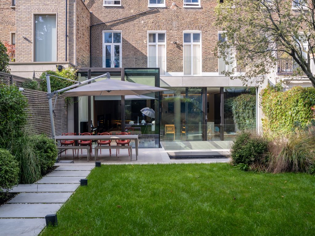 4 bed flat for sale in Buckland Crescent, London NW3, £3,995,000
