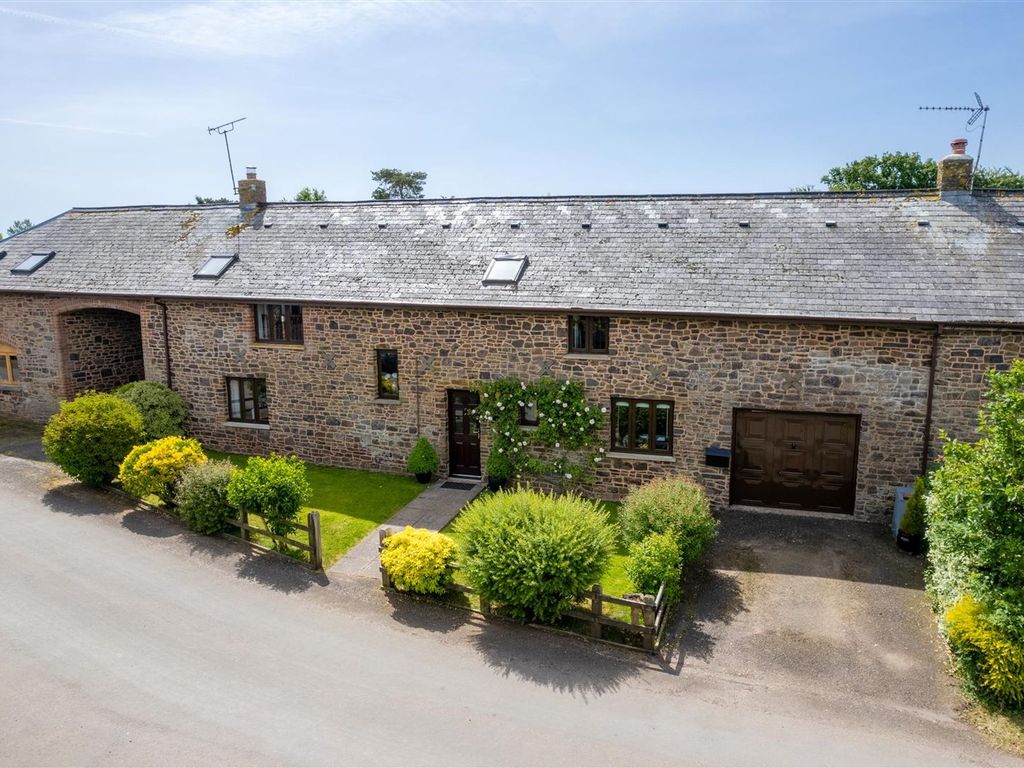 4 bed barn conversion for sale in New Buildings, Sandford, Crediton EX17, £500,000