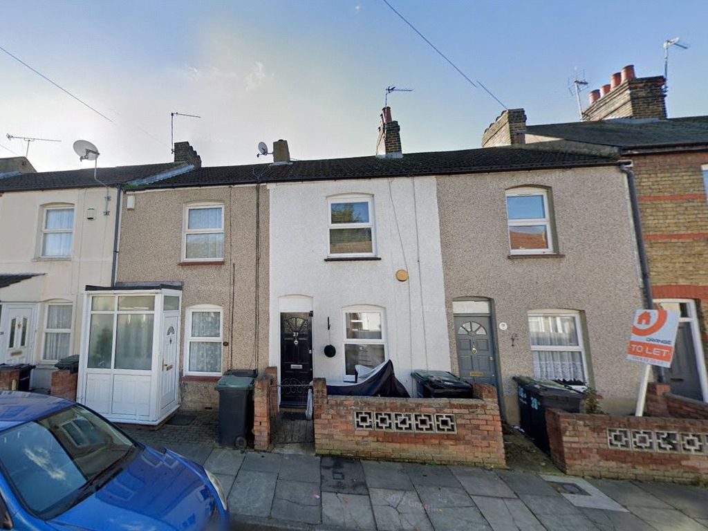 2 bed terraced house to rent in Nelson Road, Northfleet, Gravesend, Kent DA11, £1,150 pcm