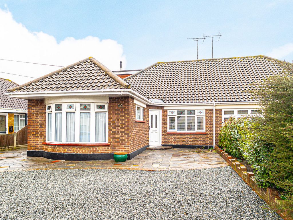5 bed bungalow for sale in Wyatts Drive, Southend-On-Sea SS1, £550,000