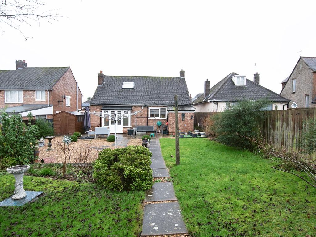 3 bed detached bungalow for sale in Nest Lane, Wellingborough NN8, £295,000