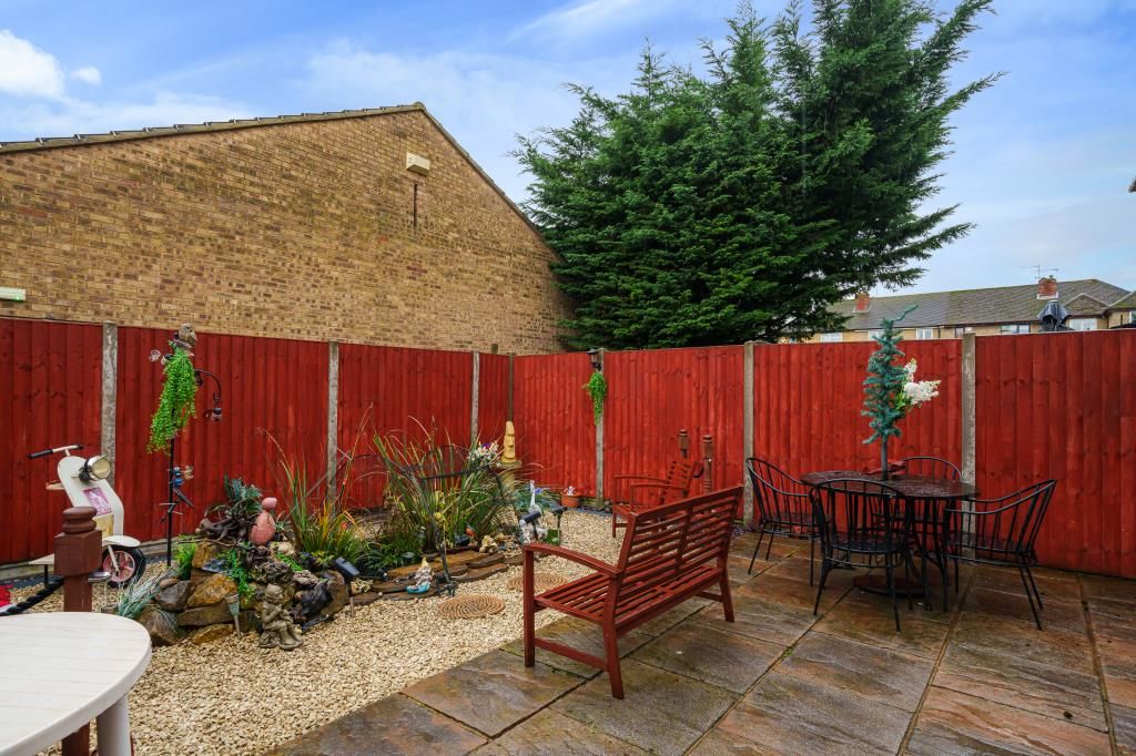 3 bed terraced house for sale in Windsor, Berkshire SL4, £435,000