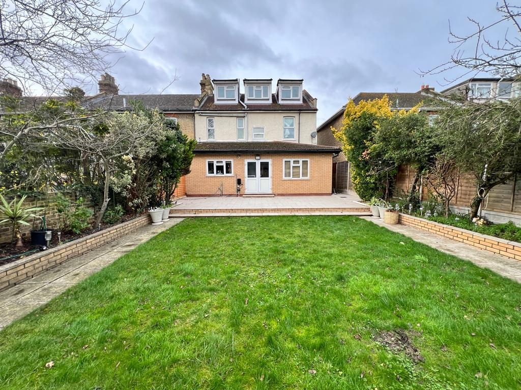 6 bed property for sale in Aberdour Road, Goodmayes, Ilford IG3, £1,000,000