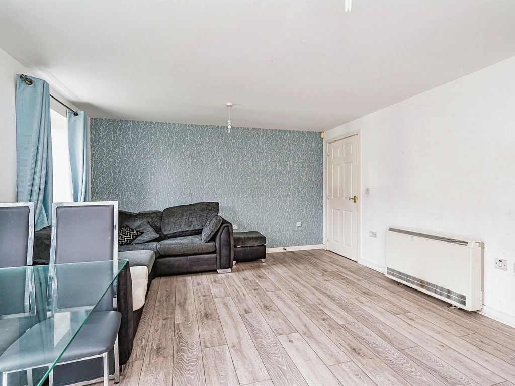 2 bed flat for sale in Anchor Drive, Tipton DY4, £120,000
