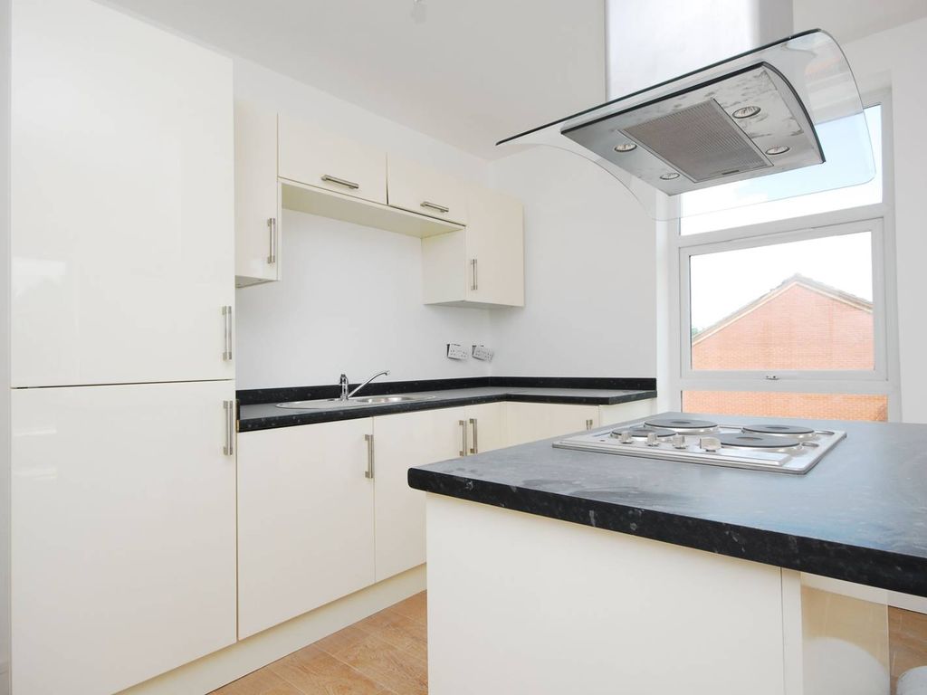 2 bed flat to rent in Ferndale Street, Beckton, London E6, £1,750 pcm