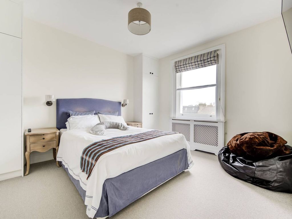 1 bed flat for sale in Barons Court Road, Barons Court, London W14, £500,000