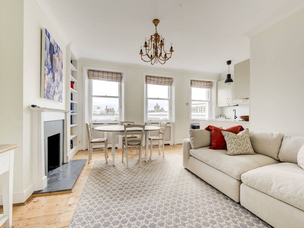 1 bed flat for sale in Barons Court Road, Barons Court, London W14, £500,000