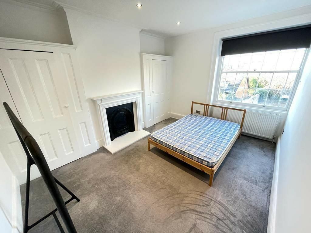 4 bed maisonette to rent in Parkhurst Road, Islington N7, £3,500 pcm