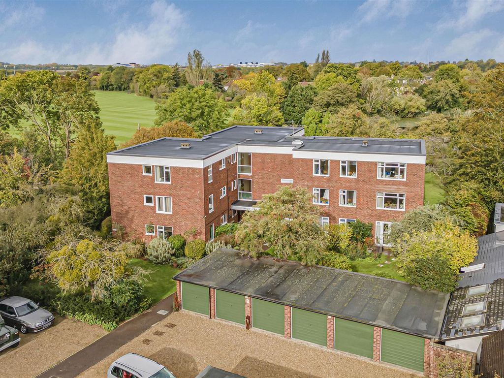 3 bed flat for sale in Croftgate, Cambridge CB3, £525,000
