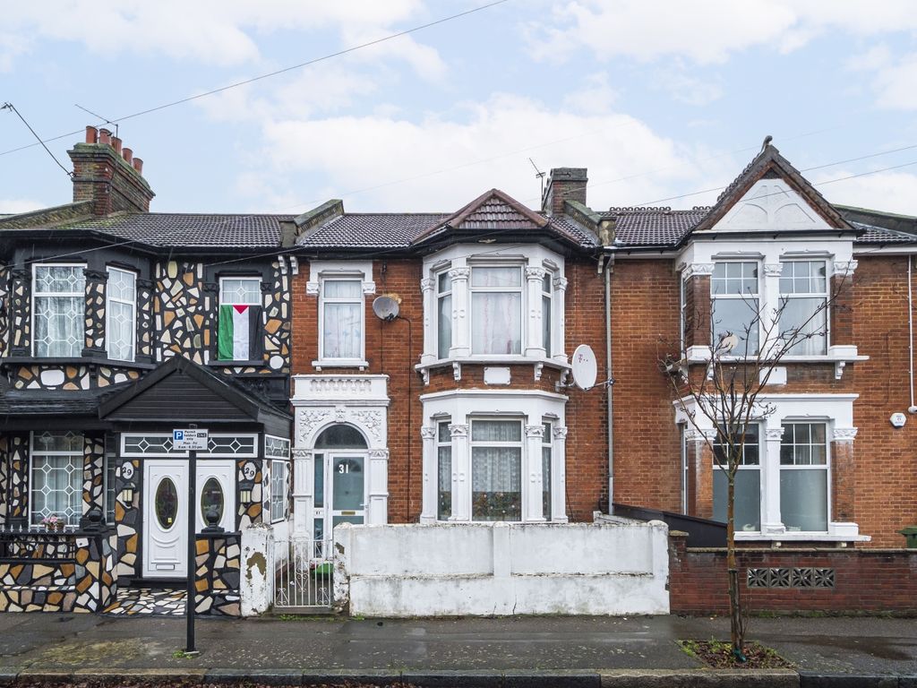 3 bed terraced house for sale in Knox Road, London E7, £500,000