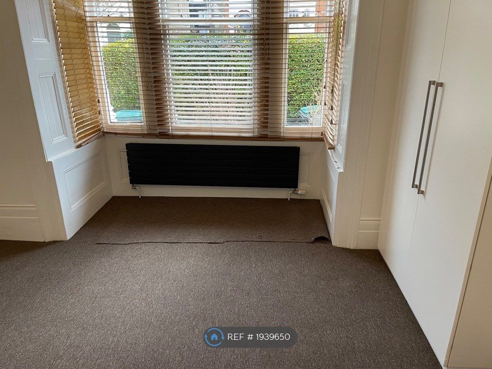 2 bed flat to rent in Crouch End, London N8, £2,600 pcm