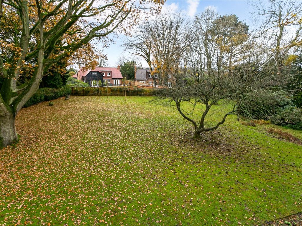 4 bed detached house for sale in Chapman Lane, Bourne End, Buckinghamshire SL8, £1,550,000