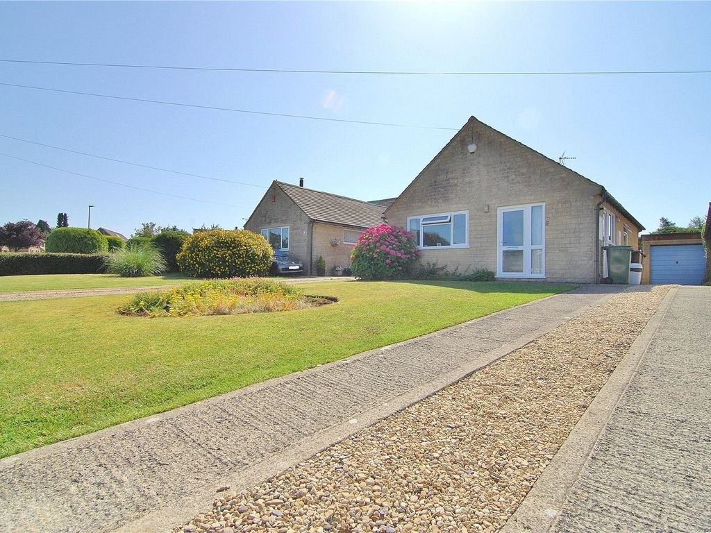 2 bed bungalow for sale in Ferris Court View, Bussage, Stroud, Gloucestershire GL6, £350,000