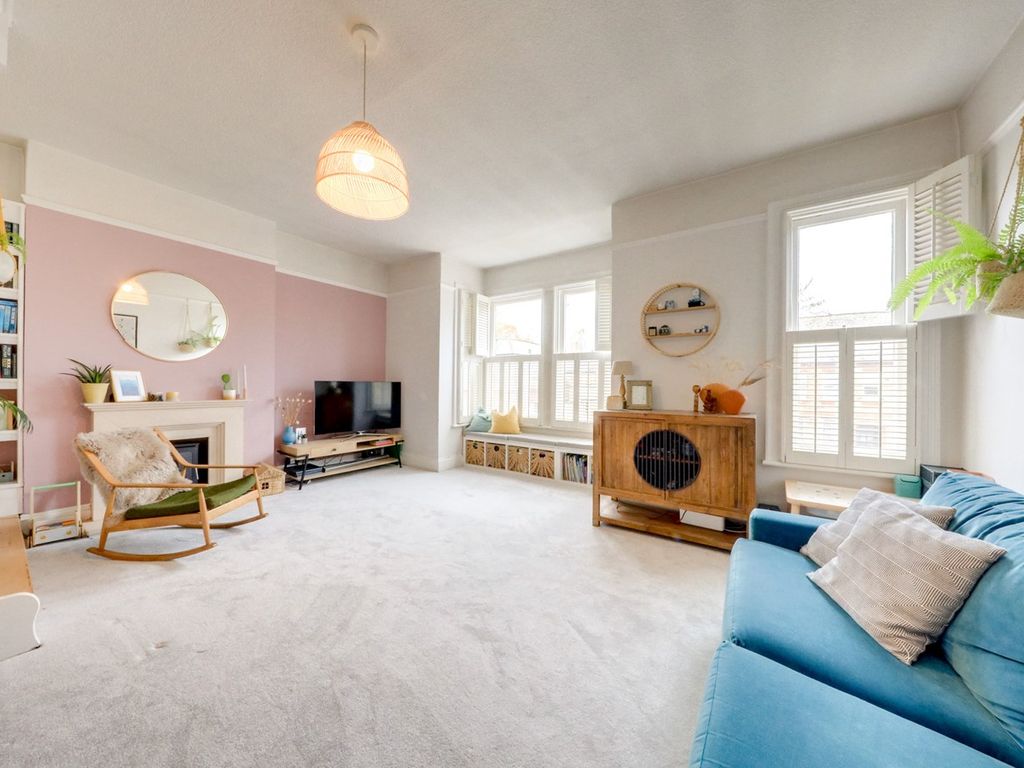 2 bed flat for sale in Woolstone Road, Forest Hill, London SE23, £550,000
