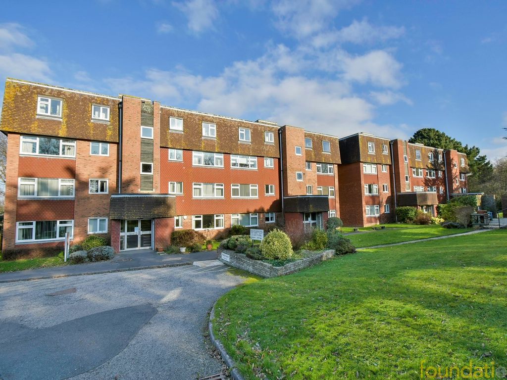 2 bed flat for sale in St Marks Close, Bexhill-On-Sea TN39, £154,950