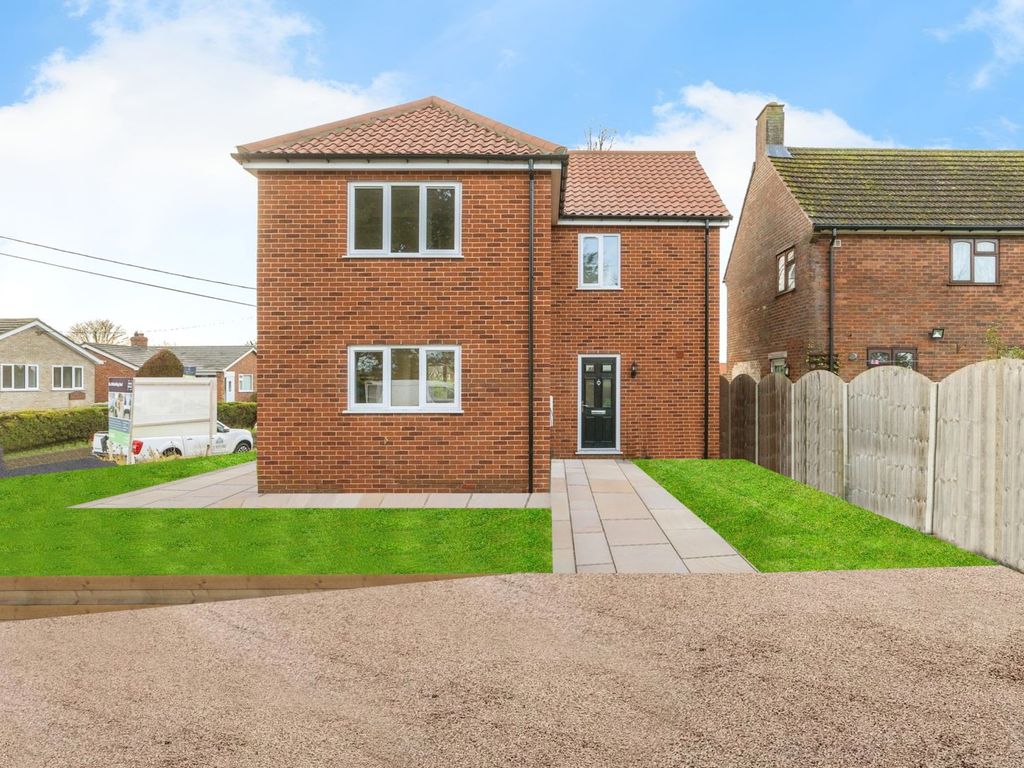 New home, 3 bed detached house for sale in Winfarthing Road, Norwich NR16, £375,000