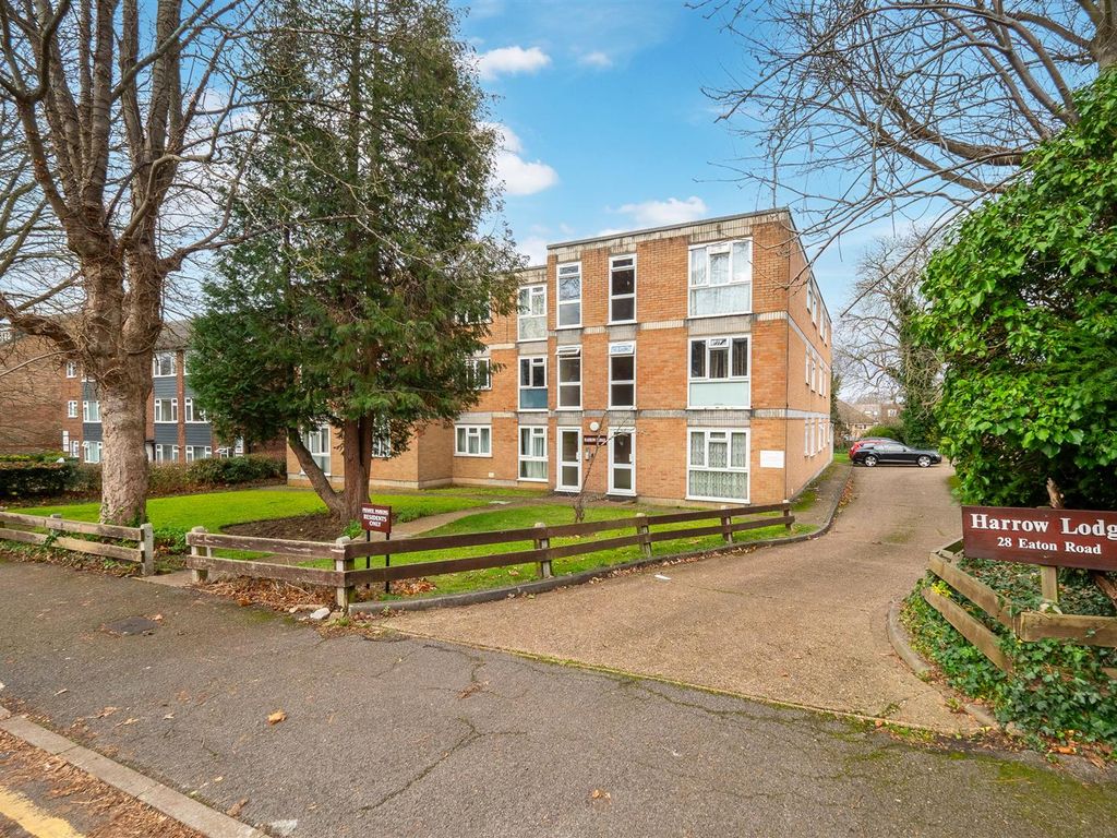 1 bed flat for sale in Eaton Road, Sutton SM2, £165,000