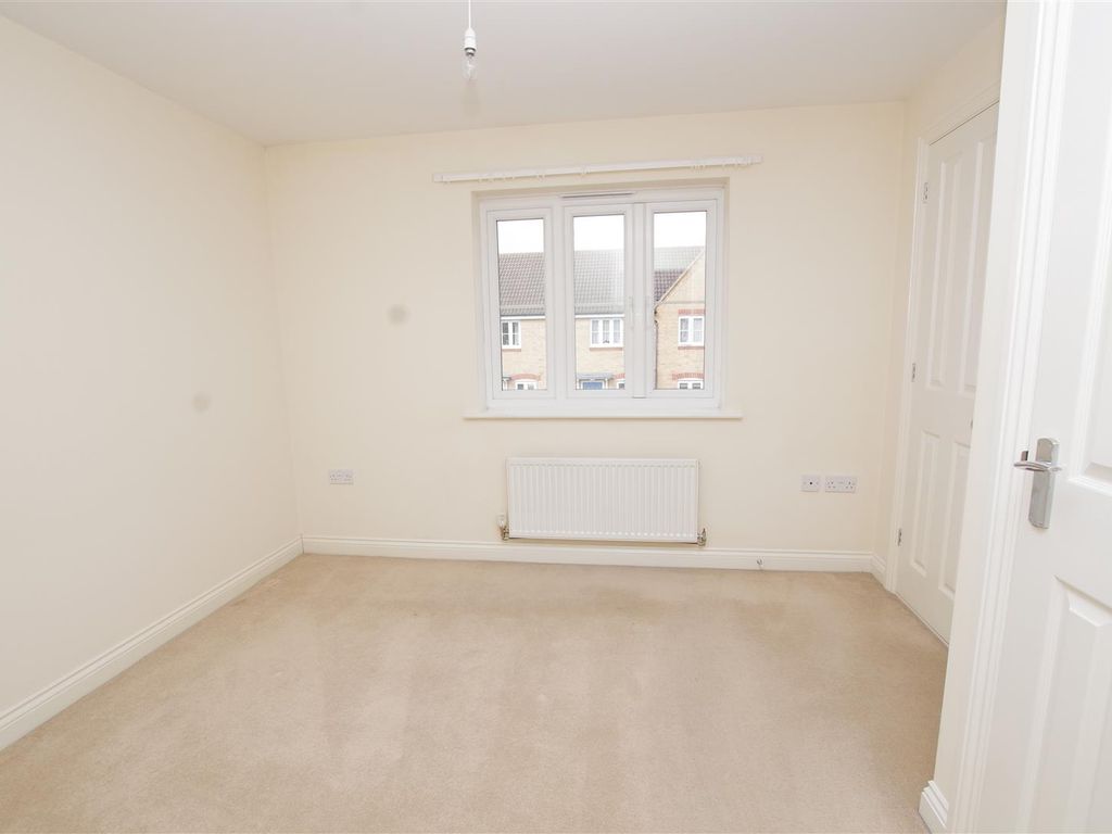 2 bed terraced house to rent in Horsham Road, Park North, Swindon SN3, £950 pcm