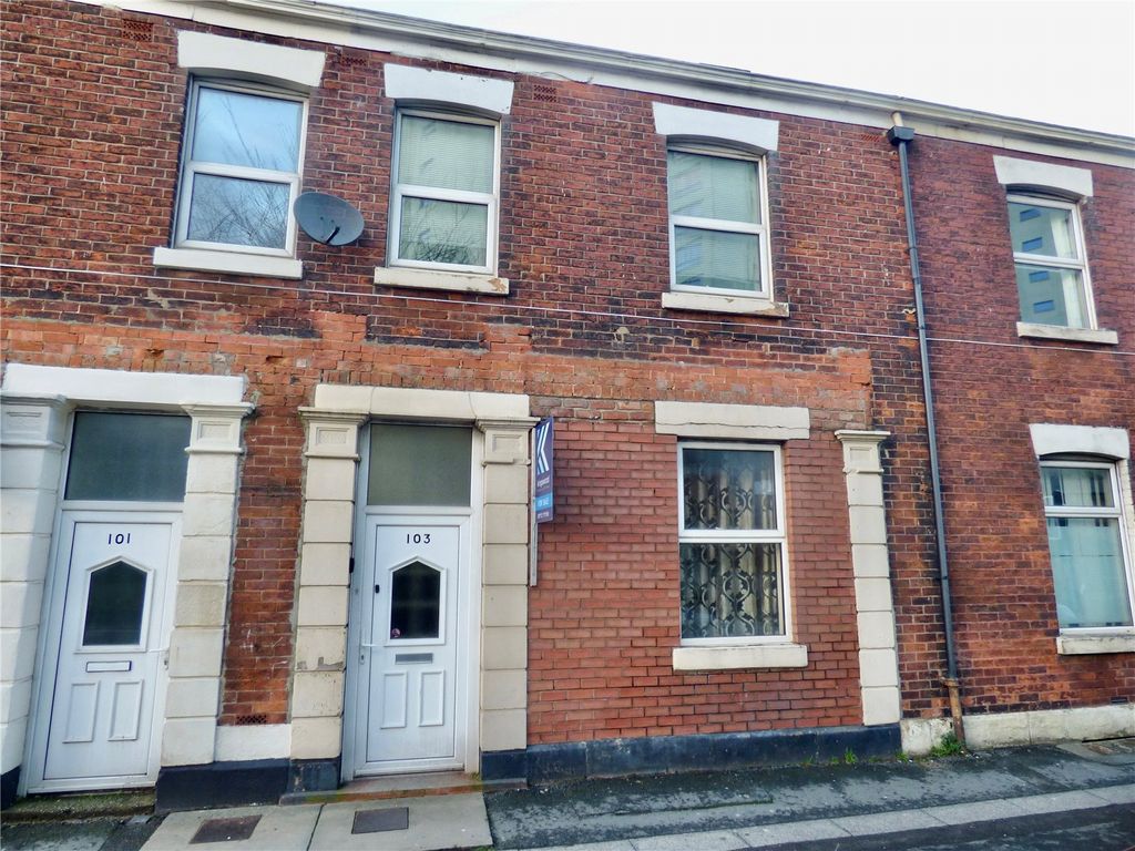 4 bed terraced house for sale in Avenham Lane, Preston, Lancashire PR1, £150,000