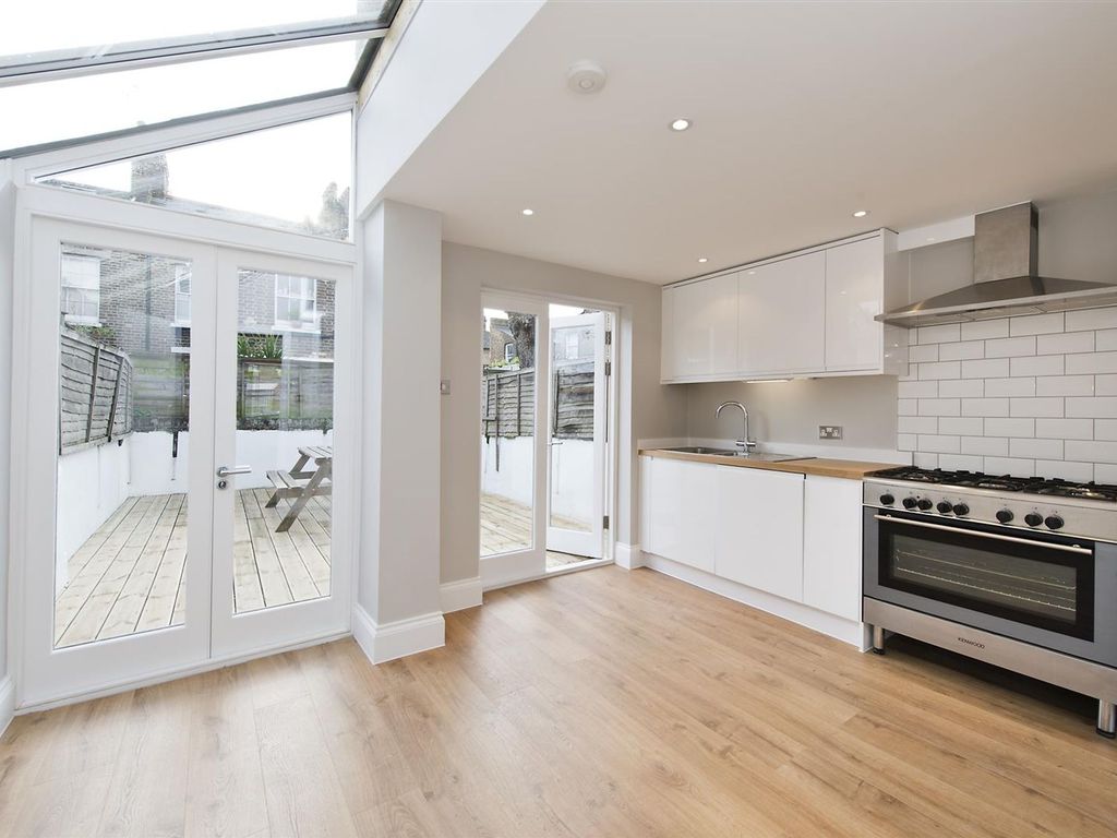 2 bed property to rent in Oliphant Street, London W10, £3,000 pcm