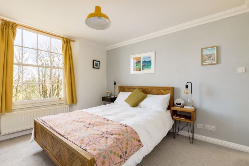 2 bed flat for sale in Westbury Road, Westbury-On-Trym, Bristol BS9, £370,000