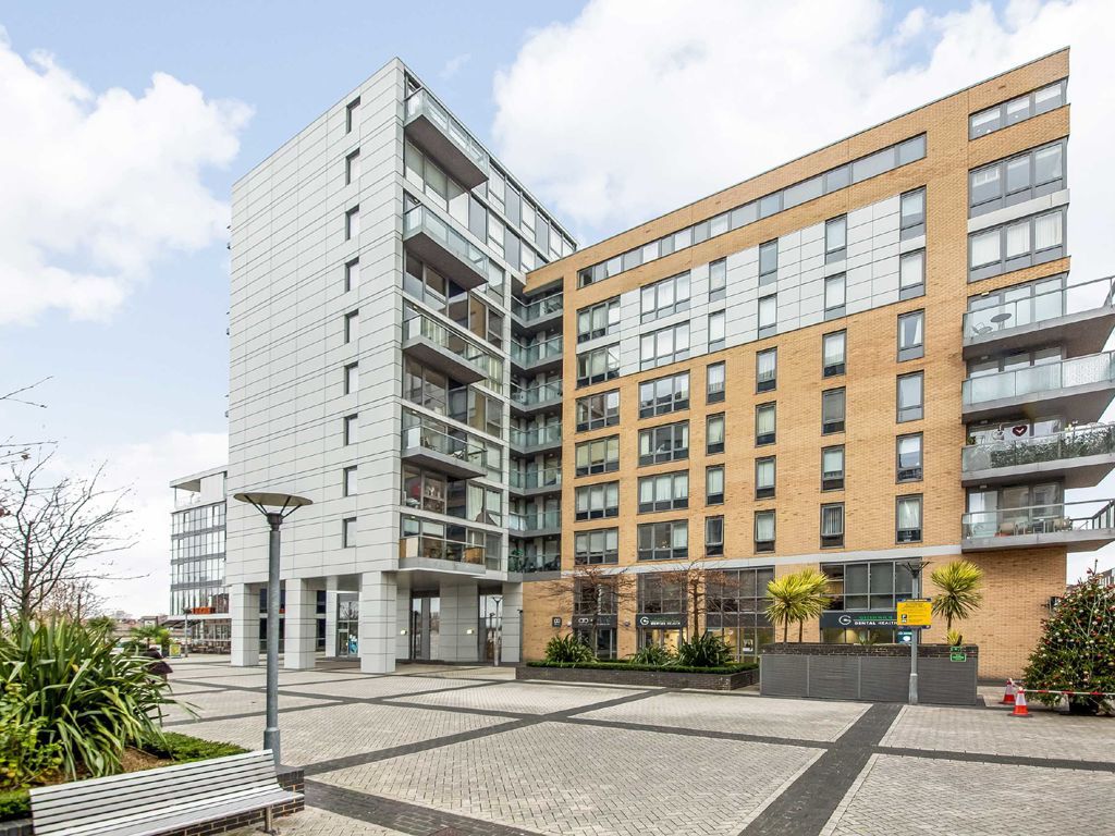 1 bed flat to rent in Victoria Parade, London SE10, £2,097 pcm