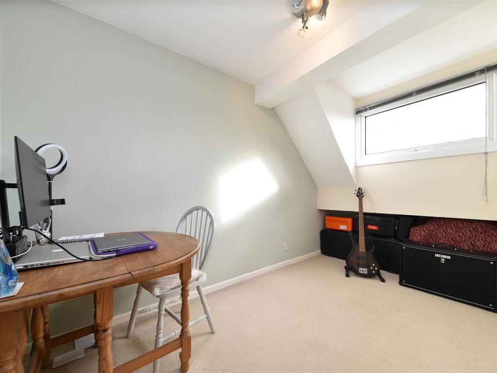 2 bed terraced house for sale in Ashwell Close, Graveley, Hitchin SG4, £300,000