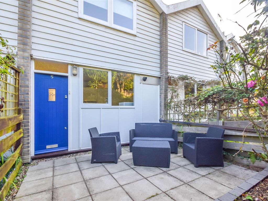 2 bed terraced house for sale in Leigh Hill Close, Leigh-On-Sea SS9, £525,000