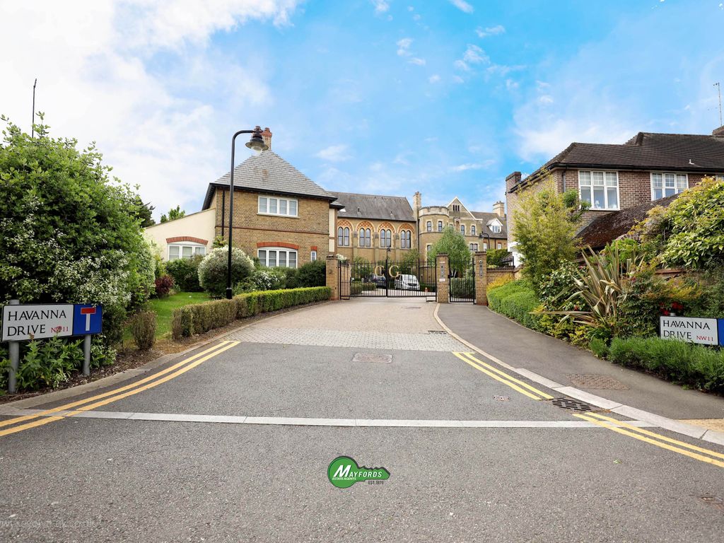 3 bed flat for sale in Havanna Drive, London, London, United Kingdom NW11, £1,000,000