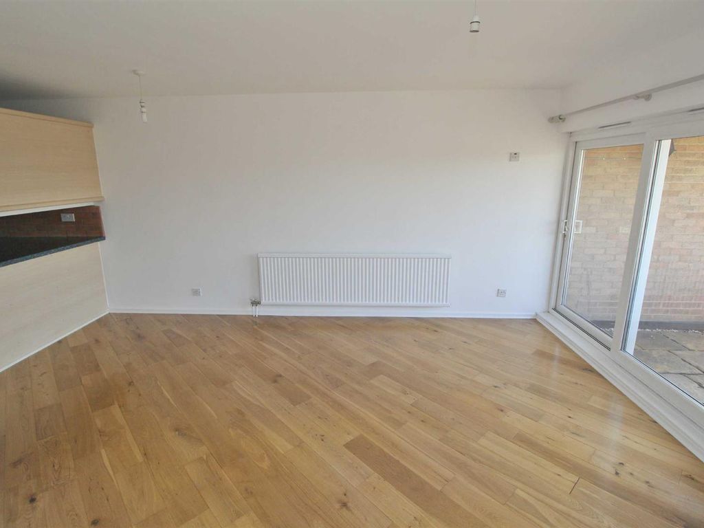 1 bed flat to rent in Oldbrook Boulevard, Oldbrook, Milton Keynes MK6, £895 pcm