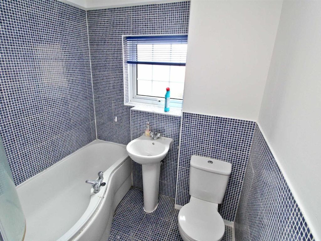 1 bed flat to rent in Oldbrook Boulevard, Oldbrook, Milton Keynes MK6, £895 pcm