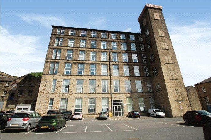 2 bed flat for sale in Savile Street, Huddersfield, West Yorkshire HD3, £80,000