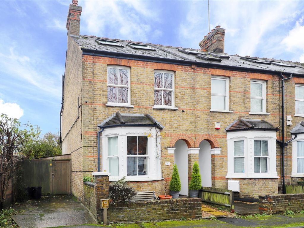 3 bed end terrace house for sale in Bassett Road, Uxbridge UB8, £575,000