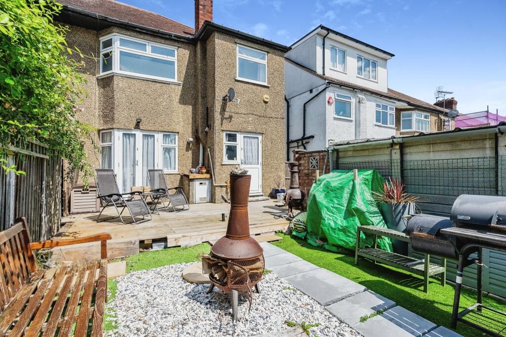 4 bed semi-detached house for sale in Wycherley Crescent, Barnet EN5, £649,950