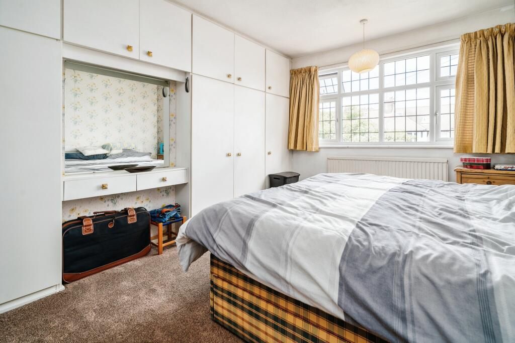4 bed semi-detached house for sale in Wycherley Crescent, Barnet EN5, £649,950