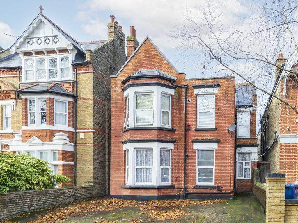 1 bed flat for sale in Denbigh Road, London W13, £360,000