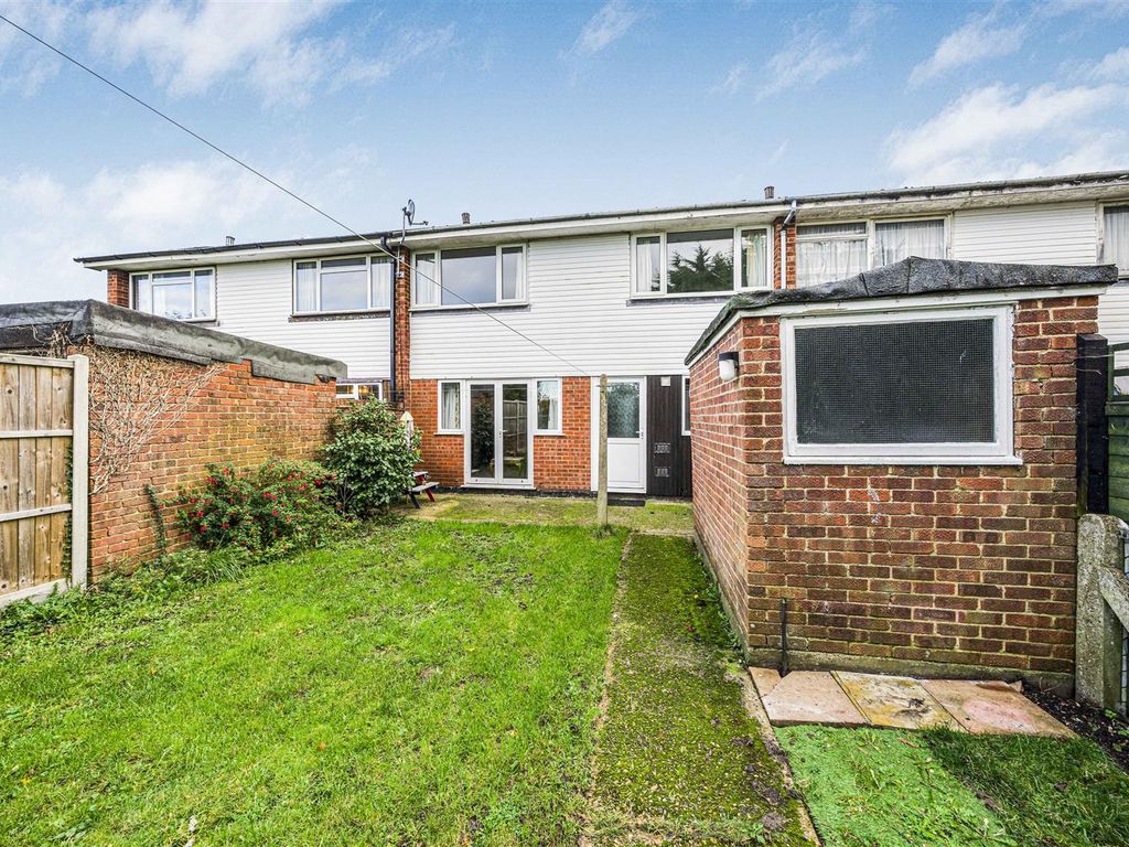 3 bed terraced house for sale in Dutton Way, Iver SL0, £425,000