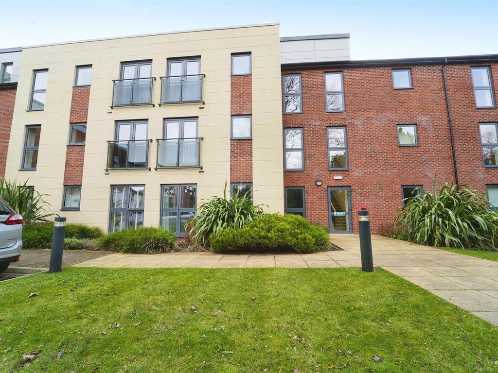 1 bed flat for sale in Thorneycroft, Wood Road, Tettenhall WV6, £200,000
