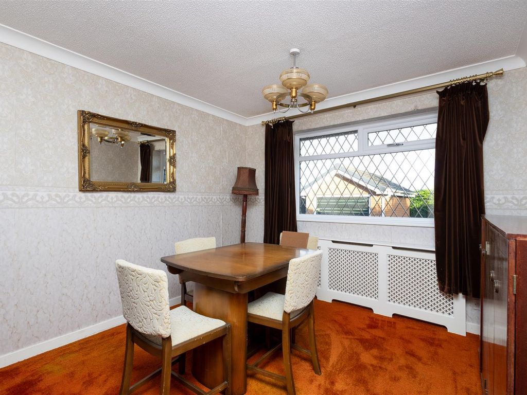3 bed detached bungalow for sale in Ravensworth Close, Pendas Fields, Leeds LS15, £325,000