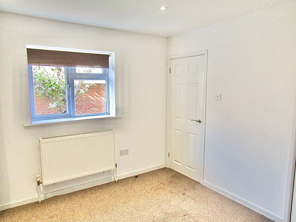 Studio to rent in Cottesbrooke Close, Slough SL3, £1,200 pcm
