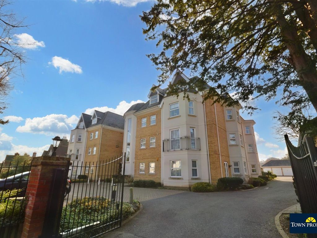 2 bed flat for sale in The Goffs, Eastbourne BN21, £310,000