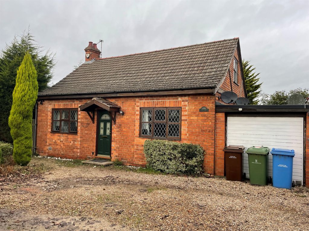 2 bed detached bungalow for sale in Mill Road, Gringley-On-The-Hill, Doncaster DN10, £325,000