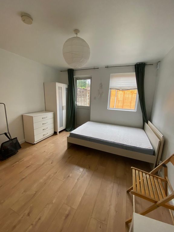 Studio to rent in 55 Park Avenue, London NW10, £1,200 pcm