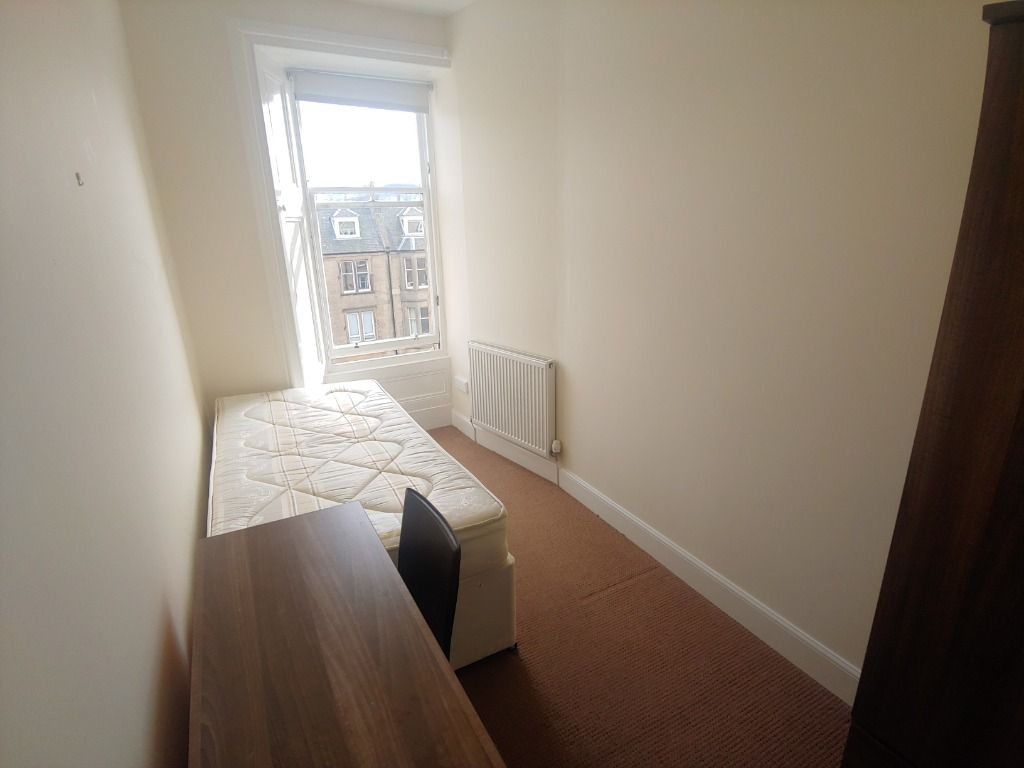 3 bed flat to rent in Maxwell Street, Morningside, Edinburgh EH10, £2,060 pcm